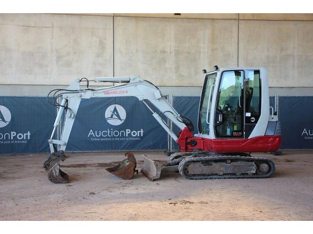 Rupsgraafmachine takeuchi tb235 diesel 2016 - afbeelding 1 van  1