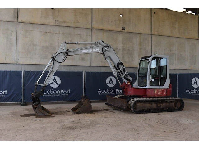 Rupsgraafmachine takeuchi tb80fr - afbeelding 1 van  1