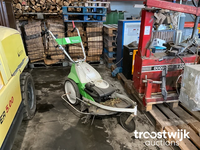 Ruwterrein grasmaaier - afbeelding 1 van  6
