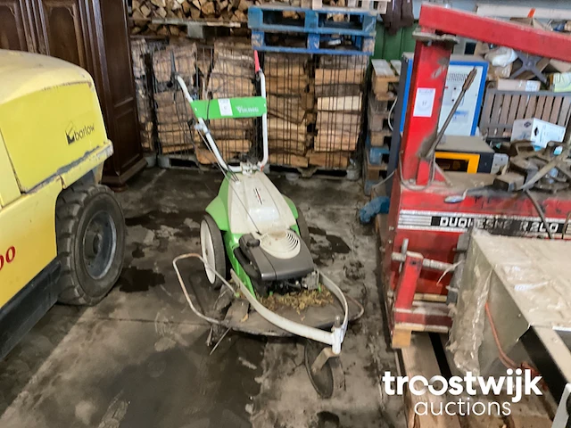 Ruwterrein grasmaaier - afbeelding 2 van  6