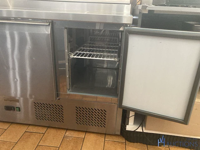 Rvs 3-deurs gekoelde werktafel met saladette - afbeelding 4 van  6