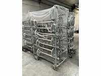Rvs afzetpalen (16x) in transportkar - afbeelding 6 van  9
