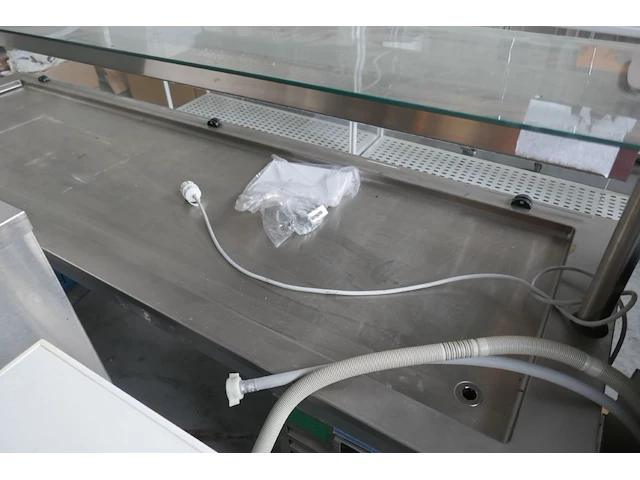 Rvs gekoelde vitrine toonbank met gebogen ruit - afbeelding 4 van  5