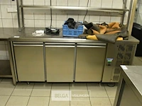 Rvs gekoelde werktafel met chefrek 3 deurs 188x70x90/160 - afbeelding 1 van  4