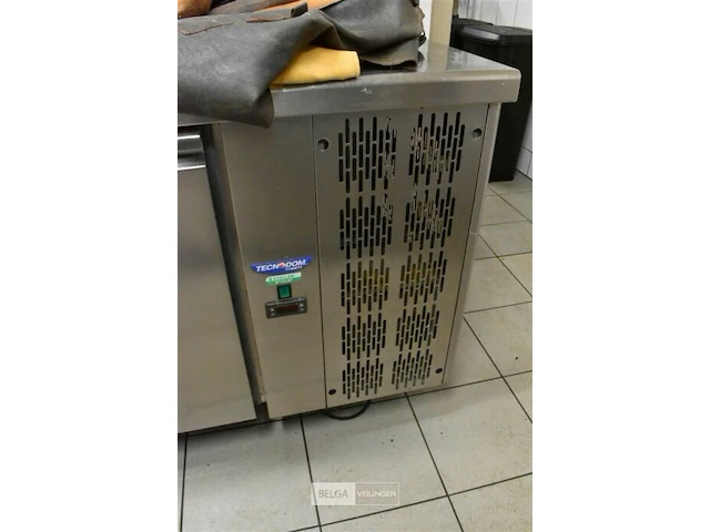 Rvs gekoelde werktafel met chefrek 3 deurs 188x70x90/160 - afbeelding 4 van  4