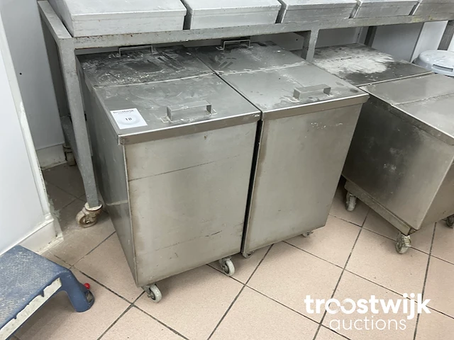 Rvs grondstoffen rolcontainer - afbeelding 2 van  6