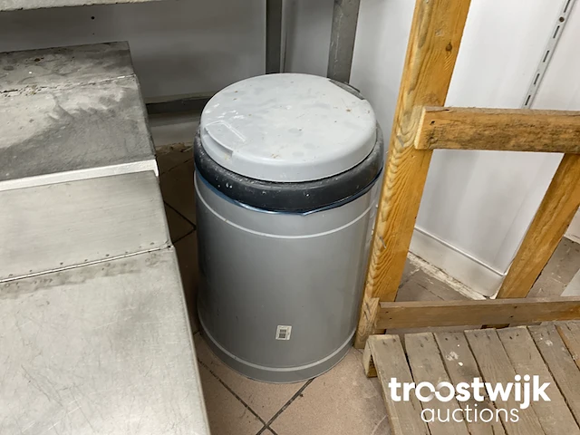 Rvs grondstoffen rolcontainer - afbeelding 4 van  6