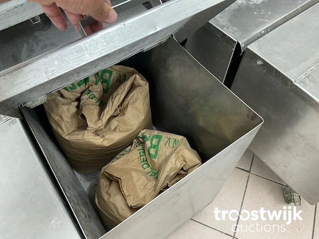 Rvs grondstoffen rolcontainer - afbeelding 6 van  6
