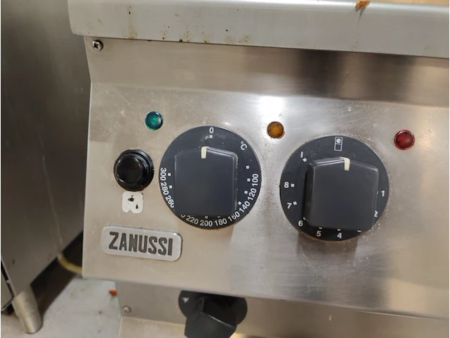 Rvs horizontale braadpan zanussi - afbeelding 4 van  9