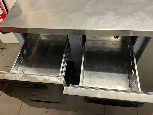 Rvs koelwerkbank – 4 laden + 2 deuren - afbeelding 6 van  10
