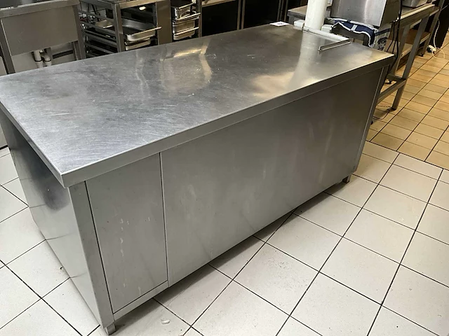 Rvs koelwerkbank nn, voorzien van 2 schuifdeuren en 1 legger - afbeelding 4 van  4