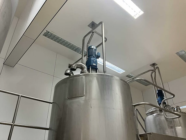 Rvs mengketel 2000 liter inhoud siersema ft-t02 - afbeelding 11 van  17