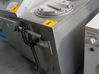 Rvs mobiele bordenwarmer op wieltjes