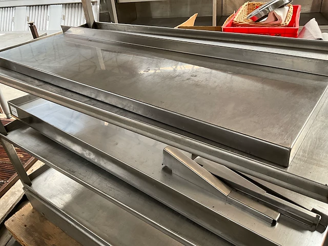 Rvs opbergrek + rvs emmers + diversen - afbeelding 4 van  9