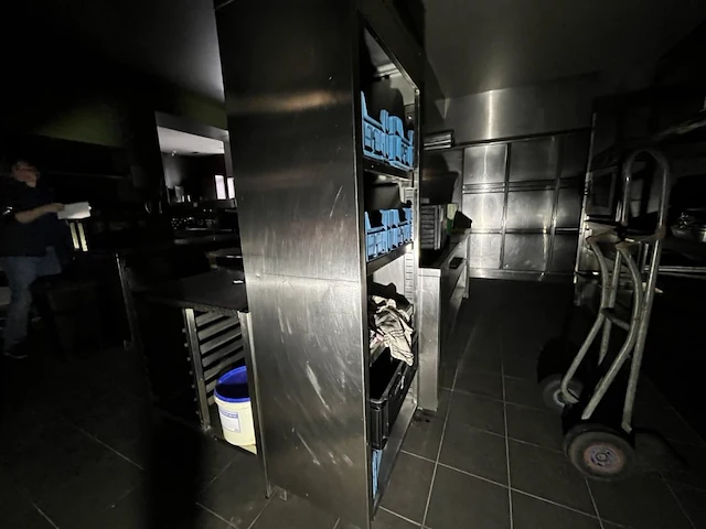 Rvs open kast - afbeelding 2 van  2