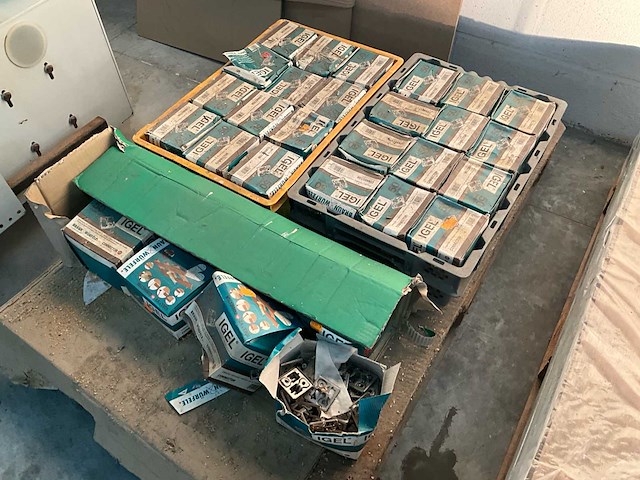 Rvs patio clips (1550×) - afbeelding 1 van  9