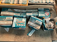 Rvs patio clips (1550×) - afbeelding 5 van  9