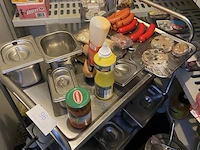 Rvs plateauwagentje met inhoud - afbeelding 5 van  5