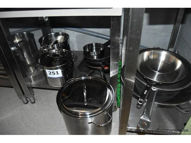 Rvs potten en pannen - afbeelding 1 van  2