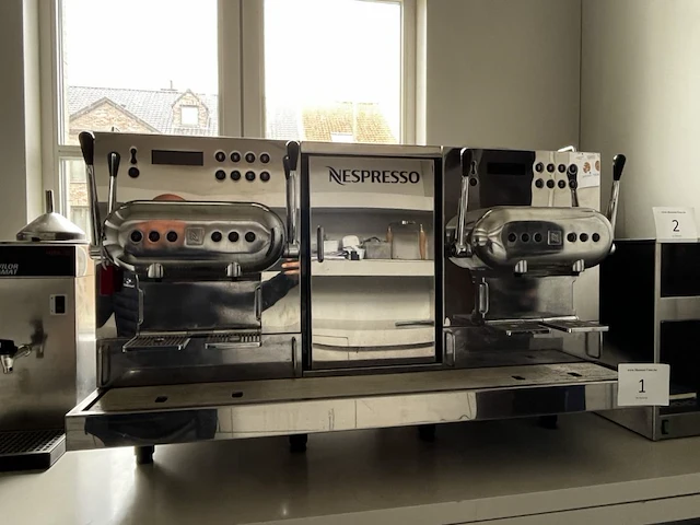 Rvs professionele nespresso koffiemachine - afbeelding 1 van  4