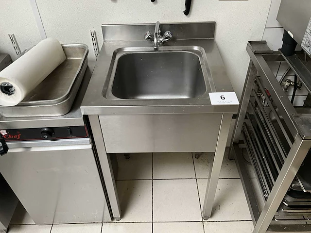 Rvs spoelbak nn, voorzien van mengkraan - afbeelding 1 van  4