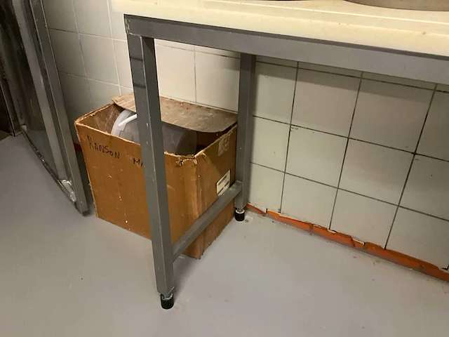 Rvs spoeltafel - afbeelding 4 van  5