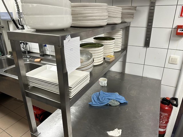 Rvs tafel + opbouw - afbeelding 2 van  3