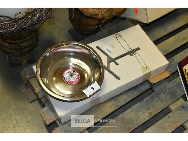 Rvs voederstaander 22 cm met 2 potten van 5 liter - afbeelding 1 van  1