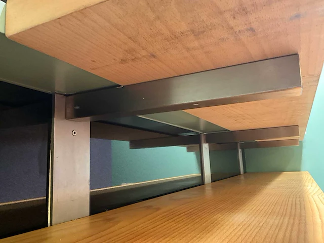 Rvs wandrek met houten leggers - afbeelding 3 van  5
