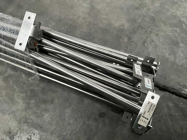 Rvs wandstangen (20x) - afbeelding 3 van  3