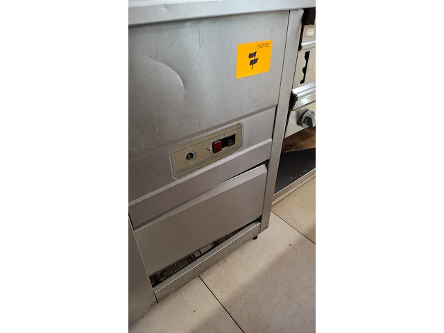 Rvs werkbank met 2 deuren - afbeelding 4 van  4