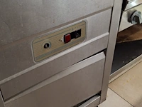 Rvs werkbank met 2 deuren - afbeelding 4 van  4