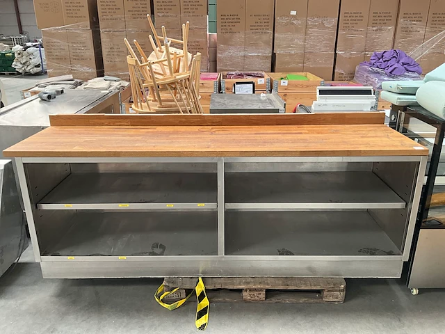 Rvs werkbank met houten bovenblad - afbeelding 1 van  7