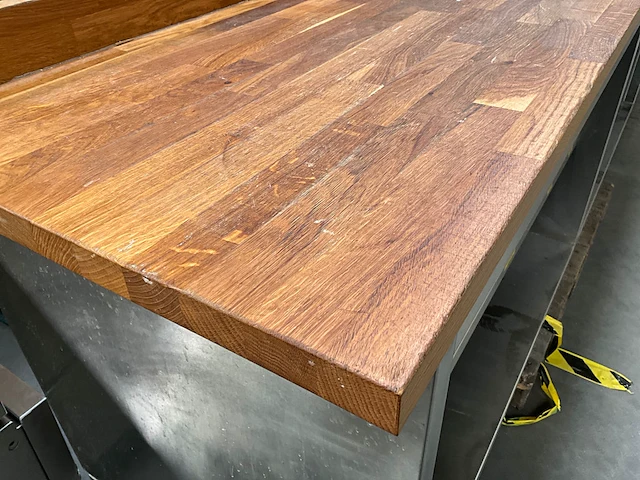 Rvs werkbank met houten bovenblad - afbeelding 3 van  7