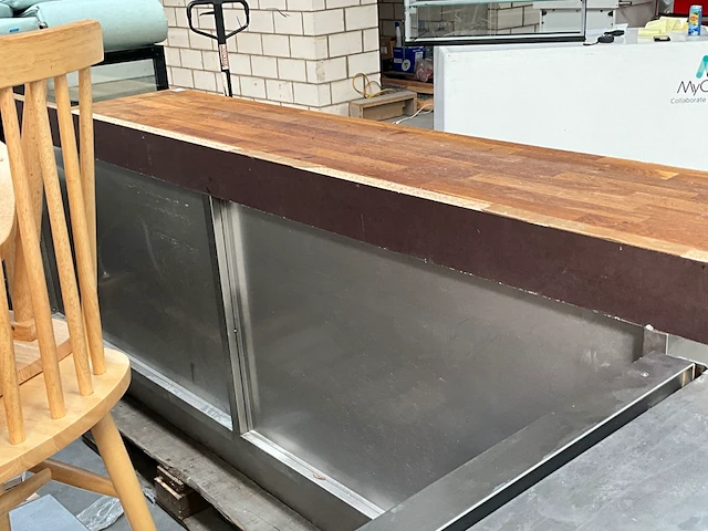 Rvs werkbank met houten bovenblad - afbeelding 7 van  7