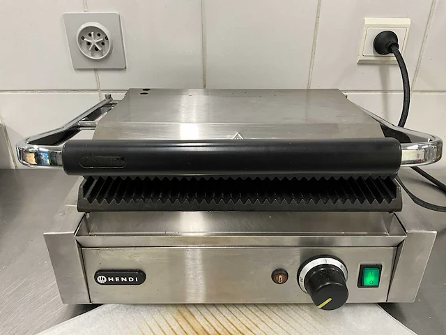 Rvs werktafel (2x) + hendi toaster - afbeelding 4 van  8