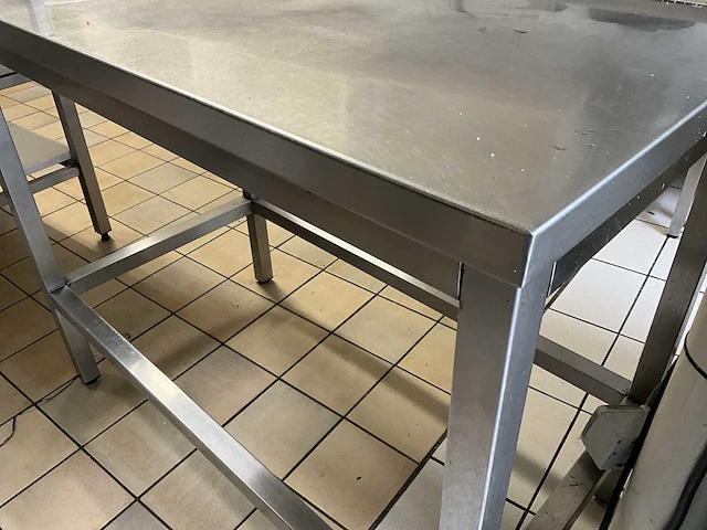 Rvs werktafel afm plm 110 x 60 x 89cm - afbeelding 2 van  2