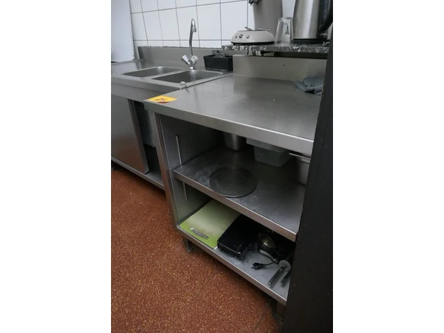 Rvs werktafel met dubbele bodemschap + wandschap - afbeelding 2 van  4