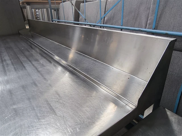 Rvs werktafel met opzet, afm. 230x76x90cm, geschikt voor kavel 26 - afbeelding 2 van  3