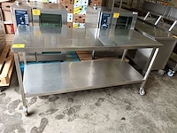 Rvs werktafel op wielen met onderblad