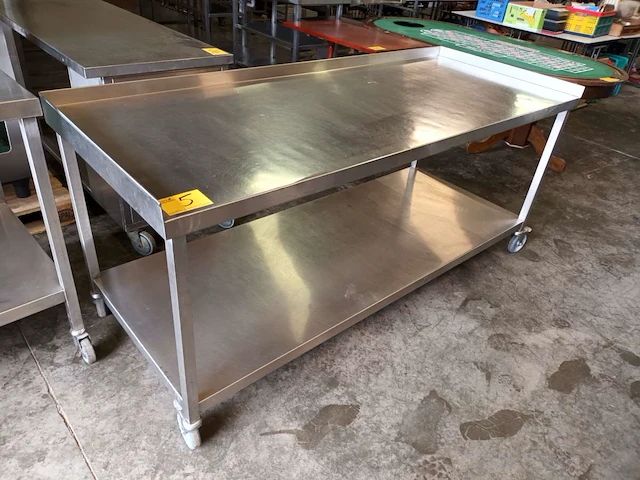 Rvs werktafel op wielen met onderblad - afbeelding 2 van  4