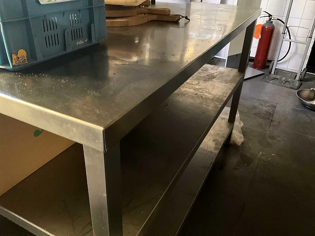 Rvs werktafel van plm. 140 x 70 x 90 cm hoog met opstand - afbeelding 7 van  7