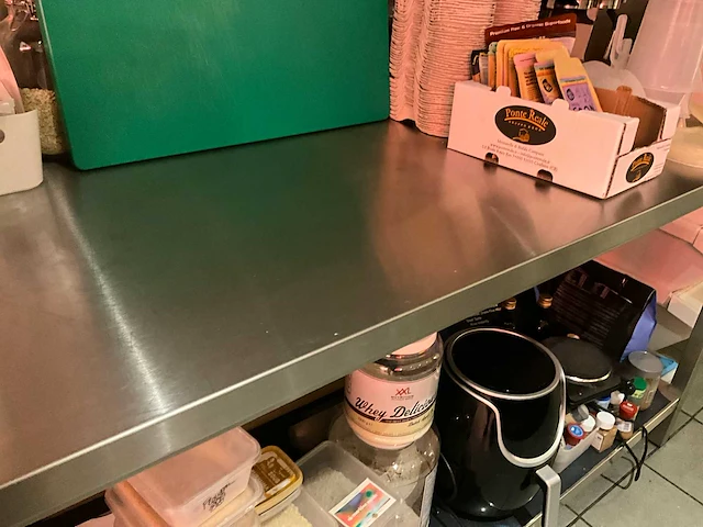Rvs werktafel van plm. 190 x 70 x 90 cm hoog. - afbeelding 4 van  4
