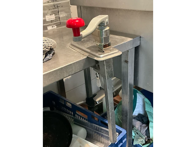 Rvs werktafel voorzien van 1 legger - afbeelding 2 van  2