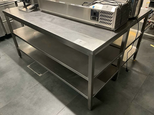 Rvs werktafel voorzien van 2 leggers - afbeelding 2 van  2