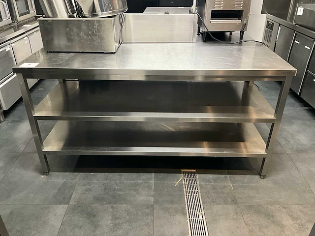 Rvs werktafel voorzien van 2 leggers - afbeelding 1 van  2