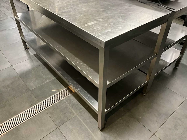 Rvs werktafel voorzien van 2 leggers - afbeelding 2 van  2