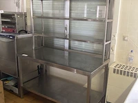 Rvs werktafel voorzien van opstand met 3 leggers - afbeelding 1 van  3