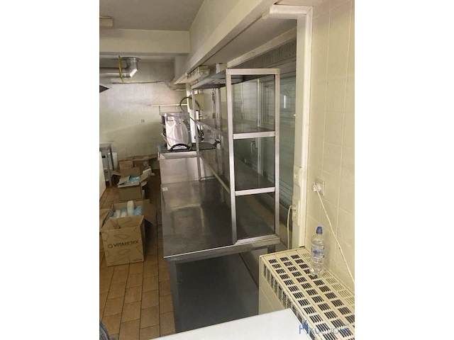 Rvs werktafel voorzien van opstand met 3 leggers - afbeelding 2 van  3