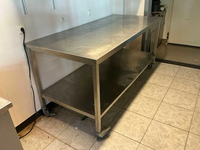 Rvs werktafel - afbeelding 1 van  4